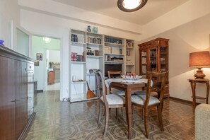 Möbel, Bilderrahmen, Tabelle, Holz, Interior Design, Regale, Fussboden, Flooring, Wohnzimmer, Hartholz