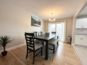 Kitchen/Dining Area