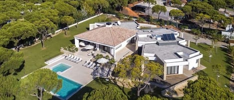 Contemporary Vilamoura Villa | Stunning Open Plan Design | Villa Azure Elegance | Large Private Pool