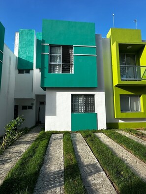 Casa 17 front
