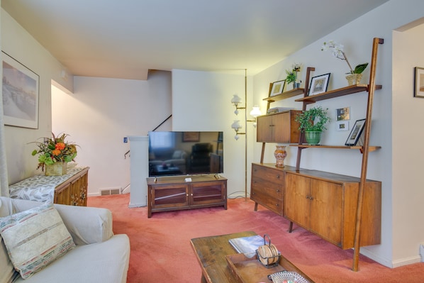 Rochester Vacation Rental | 3BR | 1BA | 3 Steps to Access | 1,340 Sq Ft