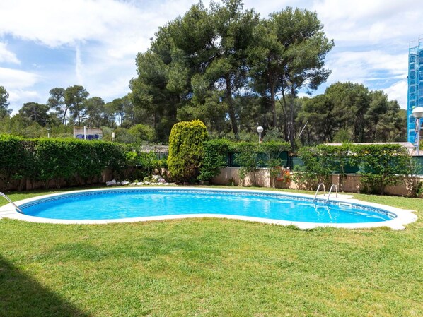 Water, Cloud, Sky, Plant, Property, Swimming Pool, Tree, Shade, Grass, Natural Landscape