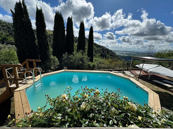 Water, Cloud, Sky, Plant, Swimming Pool, Azure, Building, Natural Landscape, Tree, Vegetation