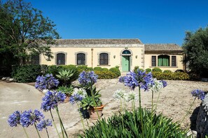 Autumn, Building Exterior, Garden, Outdoor, Spring, Summer