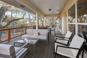Large porch to enjoy nature