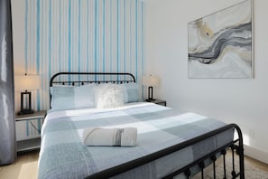 - Bedroom 3
- Queen bed
- 43" HD TV