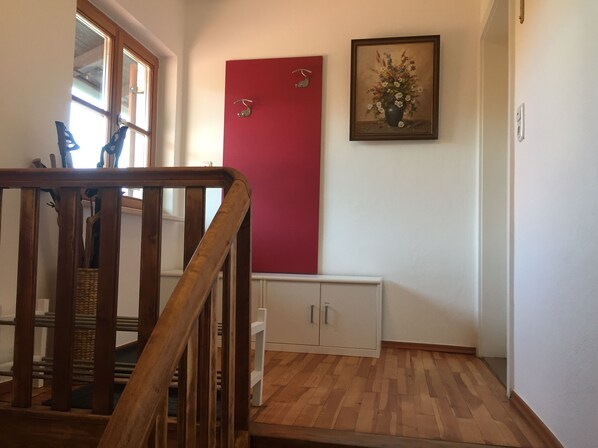 4 Sterne Ferienwohnung mit Balkon 51qm für max. 4 Pers.-Wendelstein - Flur