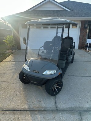Complimentary 6-seater golf cart!
