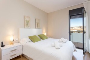 Suite bedroom 1 (queen bed)