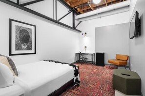 Unit with Queen size bed