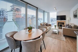 The Municipal View Abode, Liverpool - Host & Stay