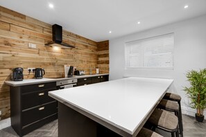 KITCHEN (1)