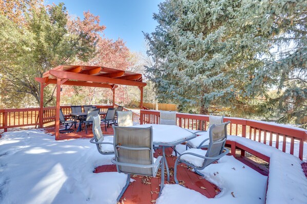 Lakewood Vacation Rental | 2BR | 1BA | Steps Required | 900 Sq Ft