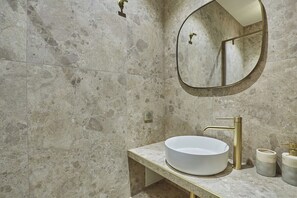 Salle de bain chambre 1