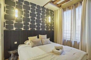 Chambre 1 avec salle de bain