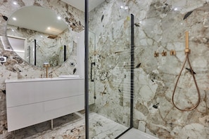 Salle de bain 1