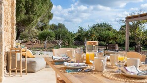 Outdoor dining