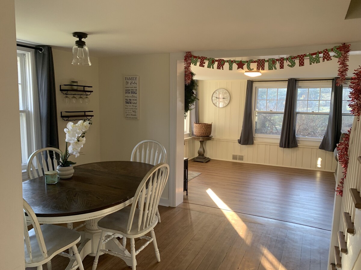 Cozy family and pet friendly 3BR Home