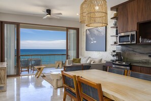Dining & living room area