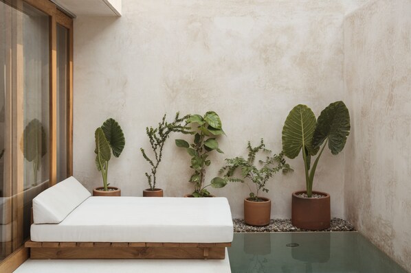 Private pool