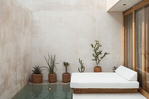 Private pool