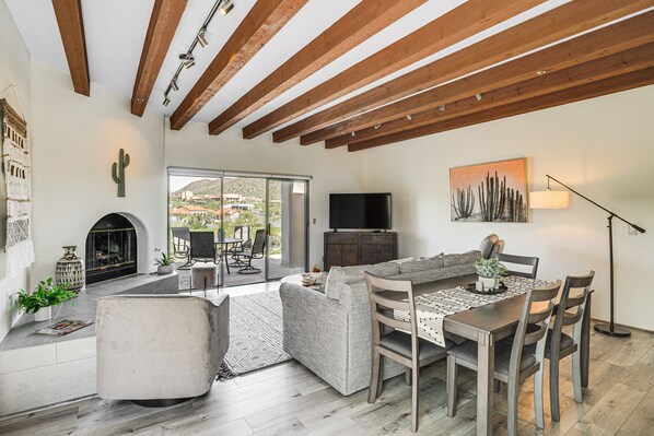 Tucson Vacation Rental | 1BR | 1BA | 1,283 Sq Ft | 2 Steps Required to Enter