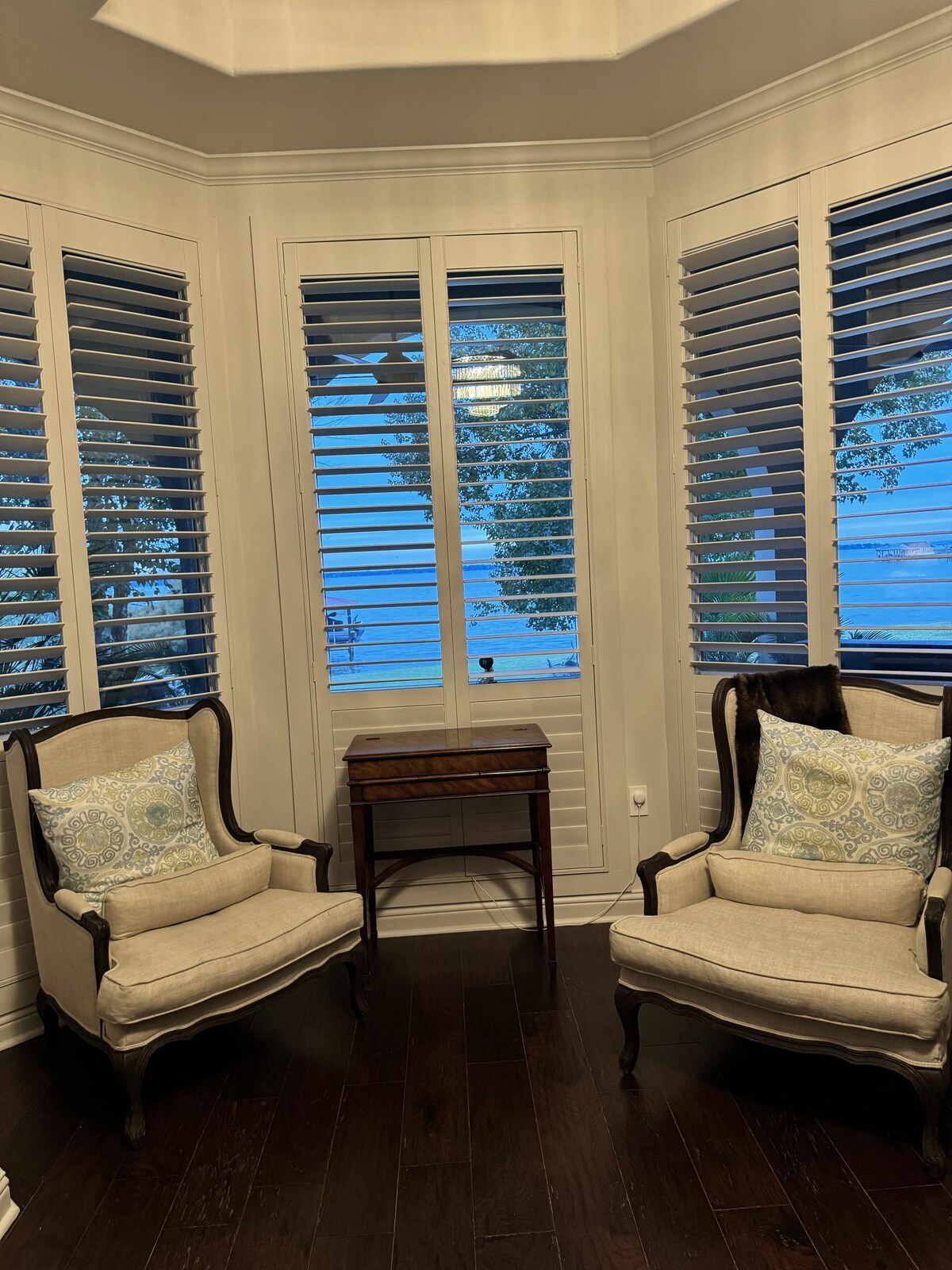 Mediterian Waterfront Estate On Acerage New Ronavation In Gated Community
