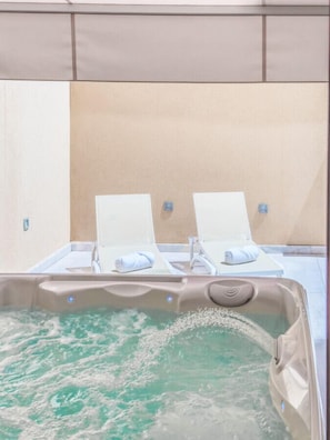Bain à remous intérieur