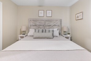 Master bedroom - king bed