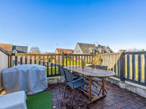 Terrasse aménagée avec plancha