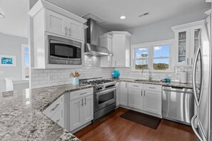 Gorgeous Stocked Kitchen