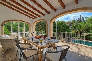 Outdoor dining area