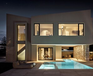 Evening mood lighting & pool settings. 
