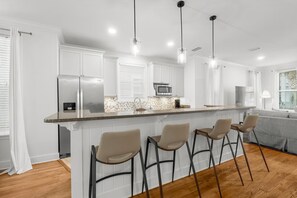 Kitchen with Breakfast Bar
