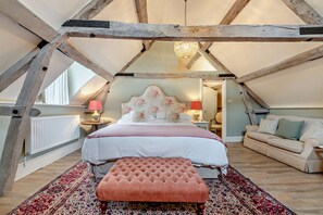 Rectory Barn Master Bedroom - StayCotswold