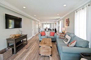 Living / Dining / Kitchen