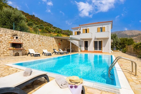 Beautiful villa with private pool and terrace