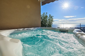 Bain à remous extérieur