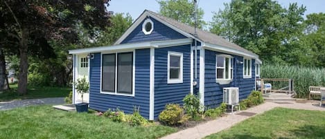 Modern Cabin Narrow River; 201 Middlebridge Rd., Wakefield, RI