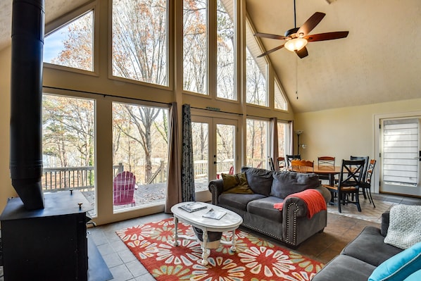 Buckhead Vacation Rental | 2BR | 5BA | 3,500 Sq Ft | 1 Step Required
