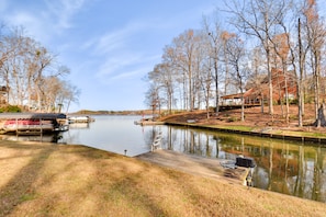 Private Dock On-Site | ~1 Mi to Sugar Creek Marina Boat Launch