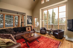 airbnb, vacation rental, VRBO, short term rental, lodging, Big Sky, Big Sky Vacation, Luxury, Rental, Luxury Rental