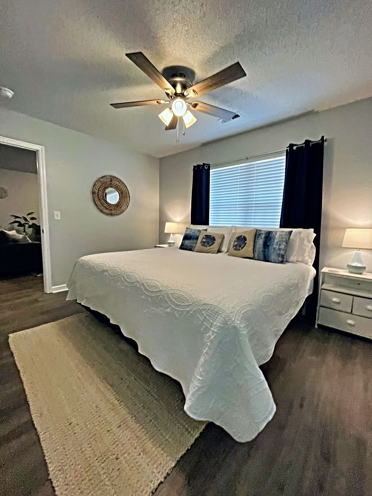 Heart of Murrells Inlet. Close to golf, fishing, MarshWalk! Free beach pass!