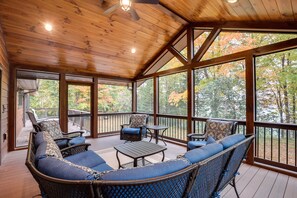 Screened-In Porch | Gas Grill (Propane Provided)