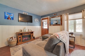 Living Room | Electric Fireplace | Smart TV w/ Cable | Queen Sleeper Sofa