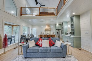 Living Room | Smart TV