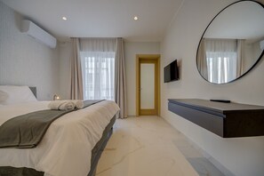 Tuck yourself to sleep by watching your favorite TV show straight from the bed