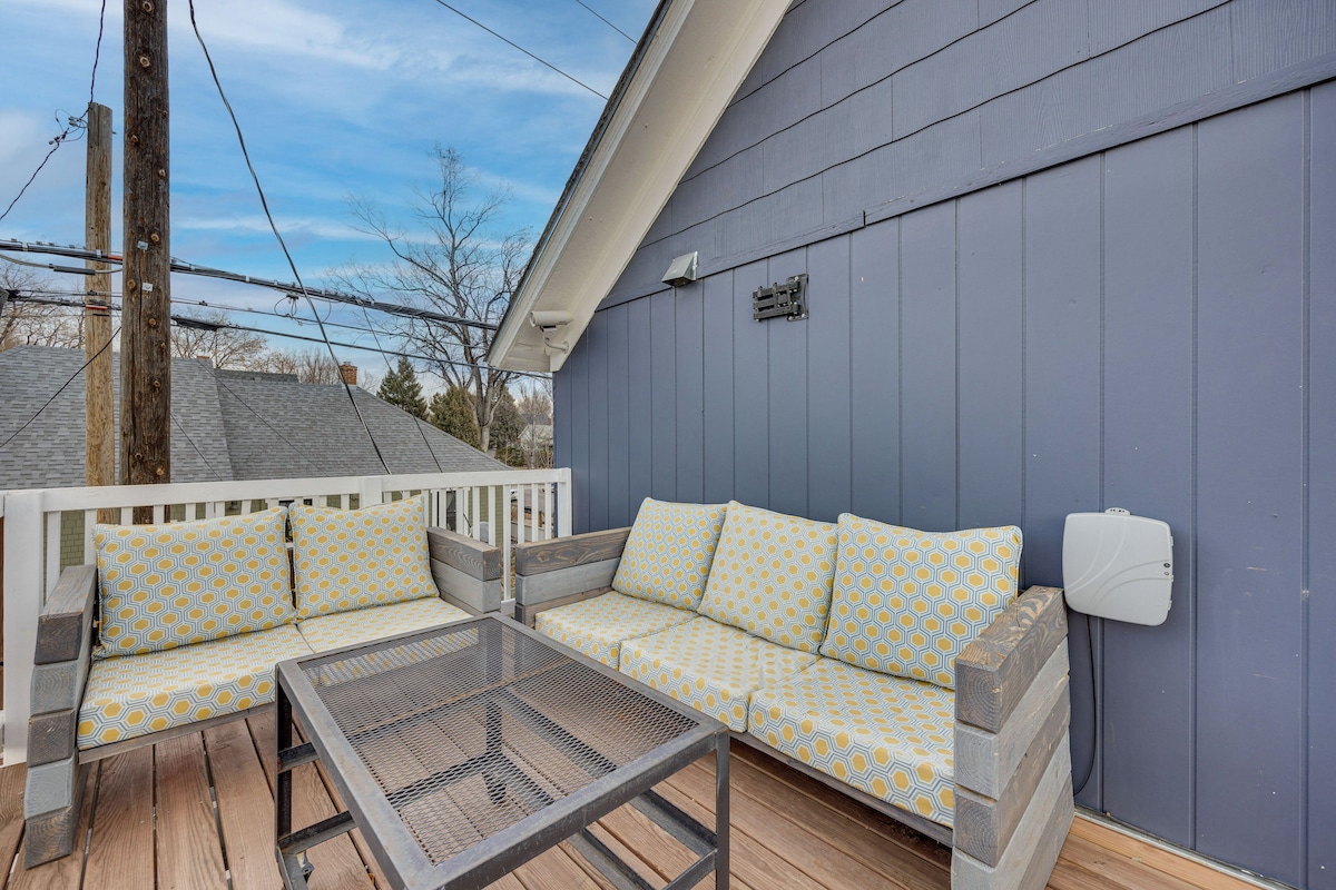 Colorado Springs Home: Balcony w/ Mountain Views!