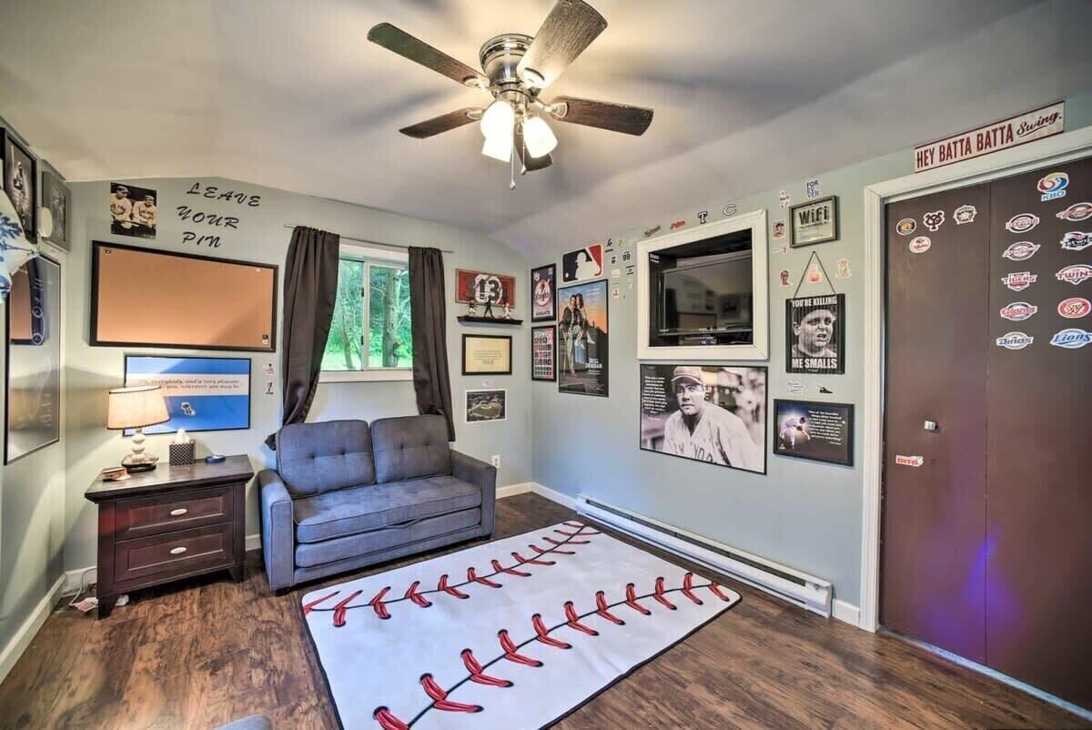 Cottage – 4.5 mi to Dreams Park – Grill – Fire Pit