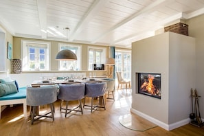Kamin-/Ofen